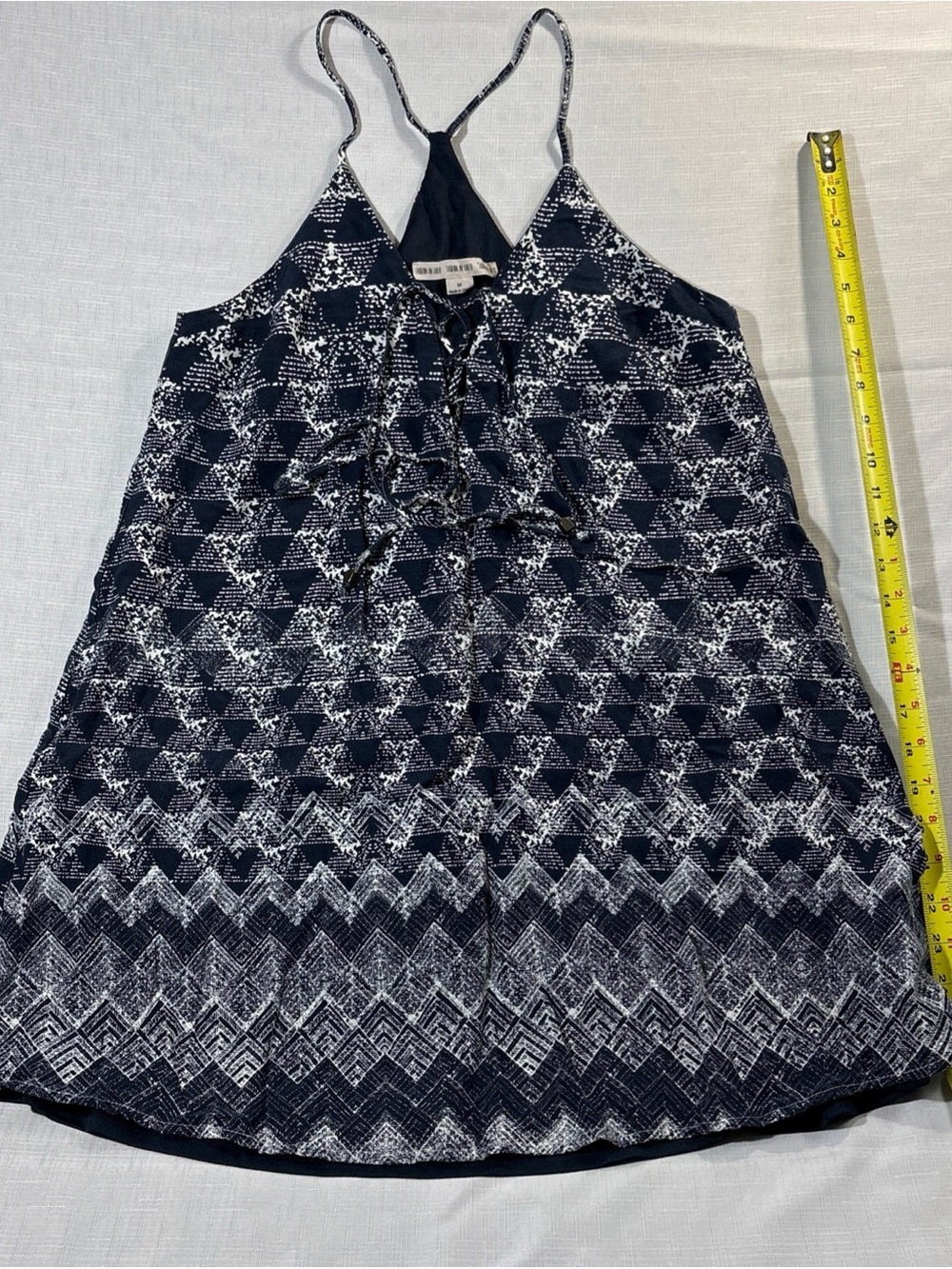 Fashion On Earth Women’s M Laced V-neck blue and white geo triangle print Tank